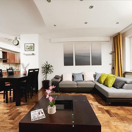 Lumina Spacious Apartment Near The Railway Station Varsóvia Exterior foto