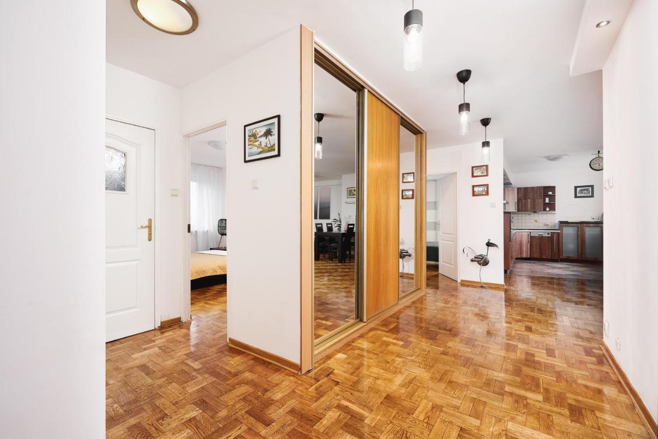 Lumina Spacious Apartment Near The Railway Station Varsóvia Exterior foto