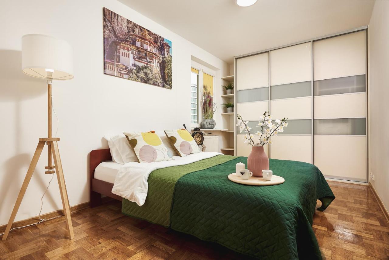Lumina Spacious Apartment Near The Railway Station Varsóvia Exterior foto