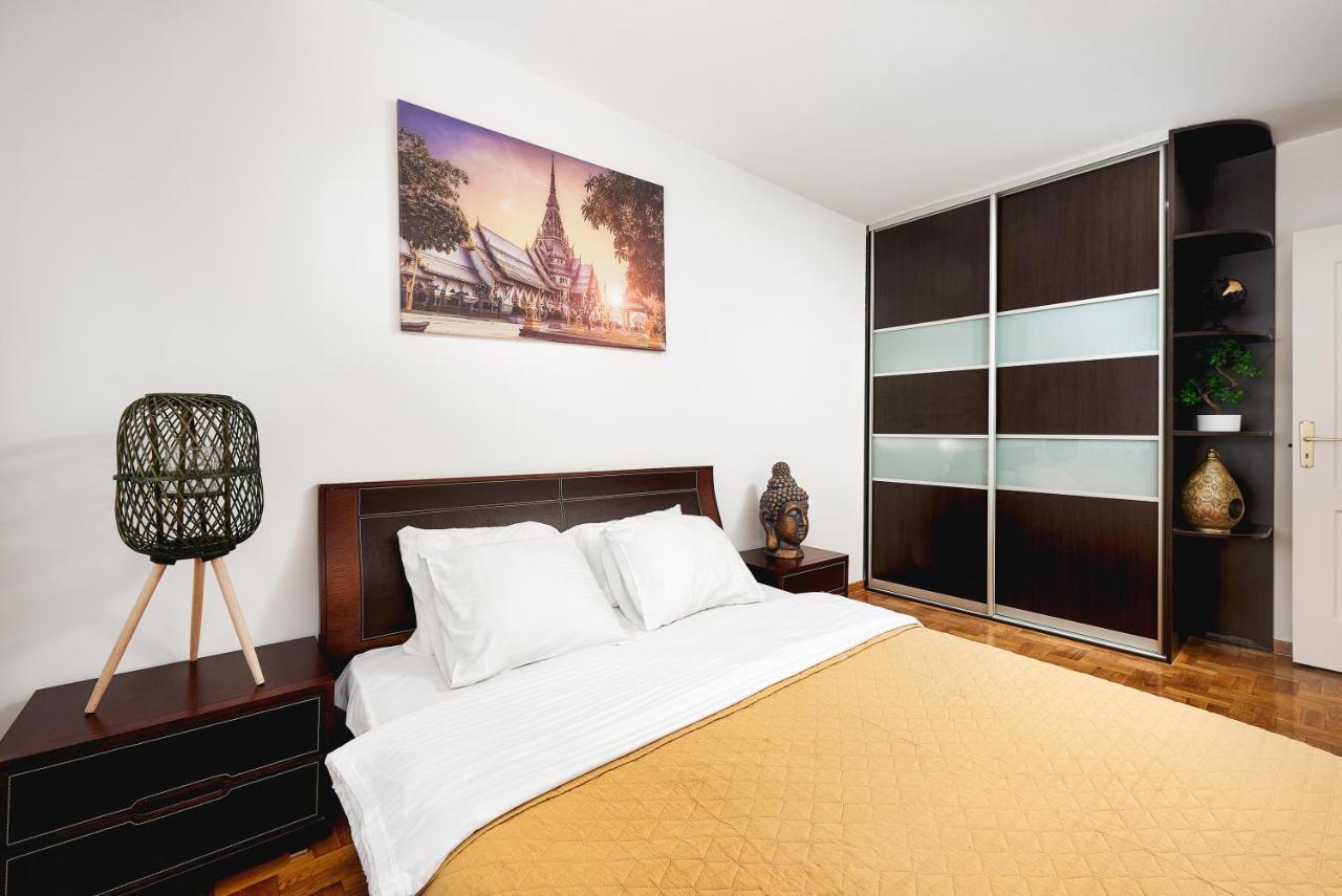 Lumina Spacious Apartment Near The Railway Station Varsóvia Exterior foto