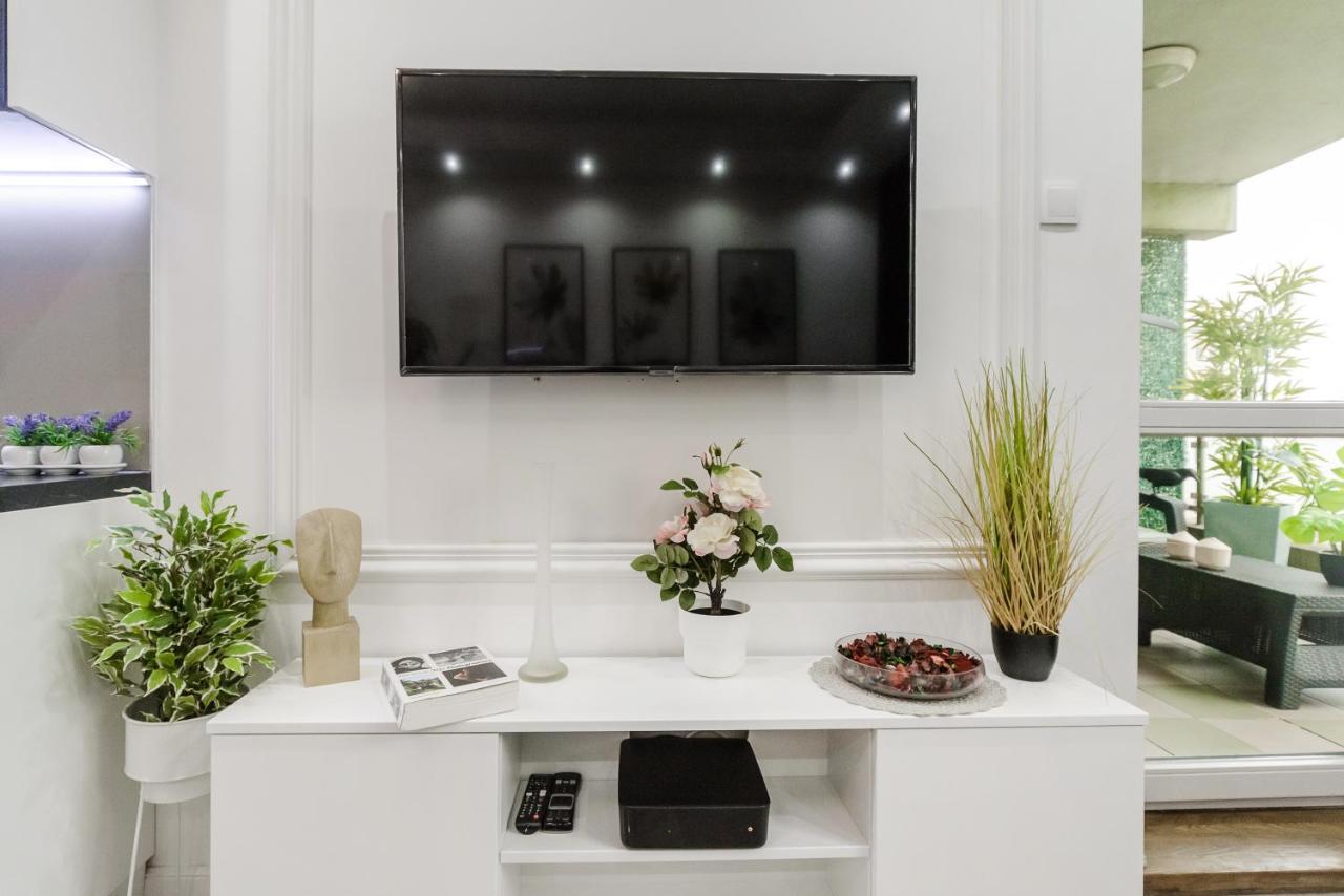 Lumina Spacious Apartment Near The Railway Station Varsóvia Exterior foto